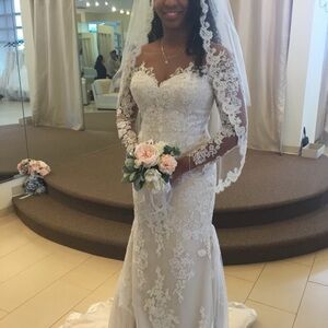 PRONOVIAS lace sleeve wedding dress